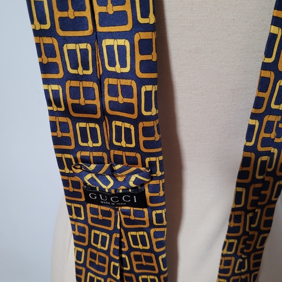 Handsome genuine GUCCI 100% silk tie - Picture 2 of 5